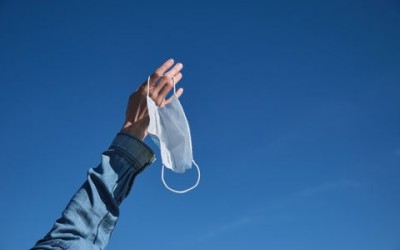 撤銷 佩戴口罩以外的社交距離措施